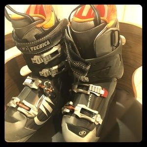 Tecnica diablo flame ski boots 27.5 (9.5)